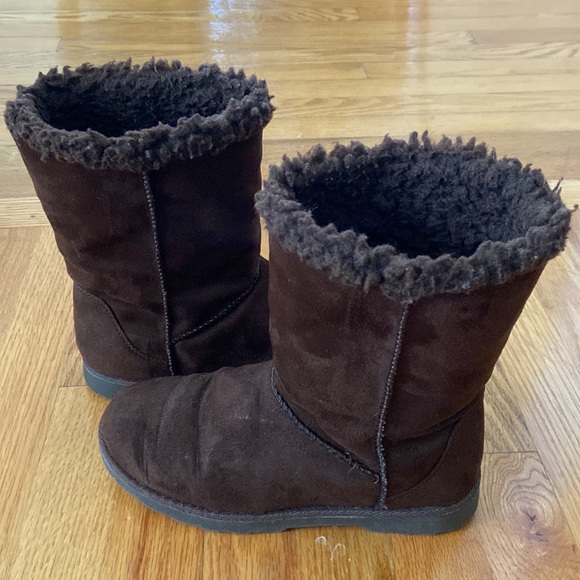 SO Suede Deep Chocolate Faux Fur Boots - Picture 2 of 10
